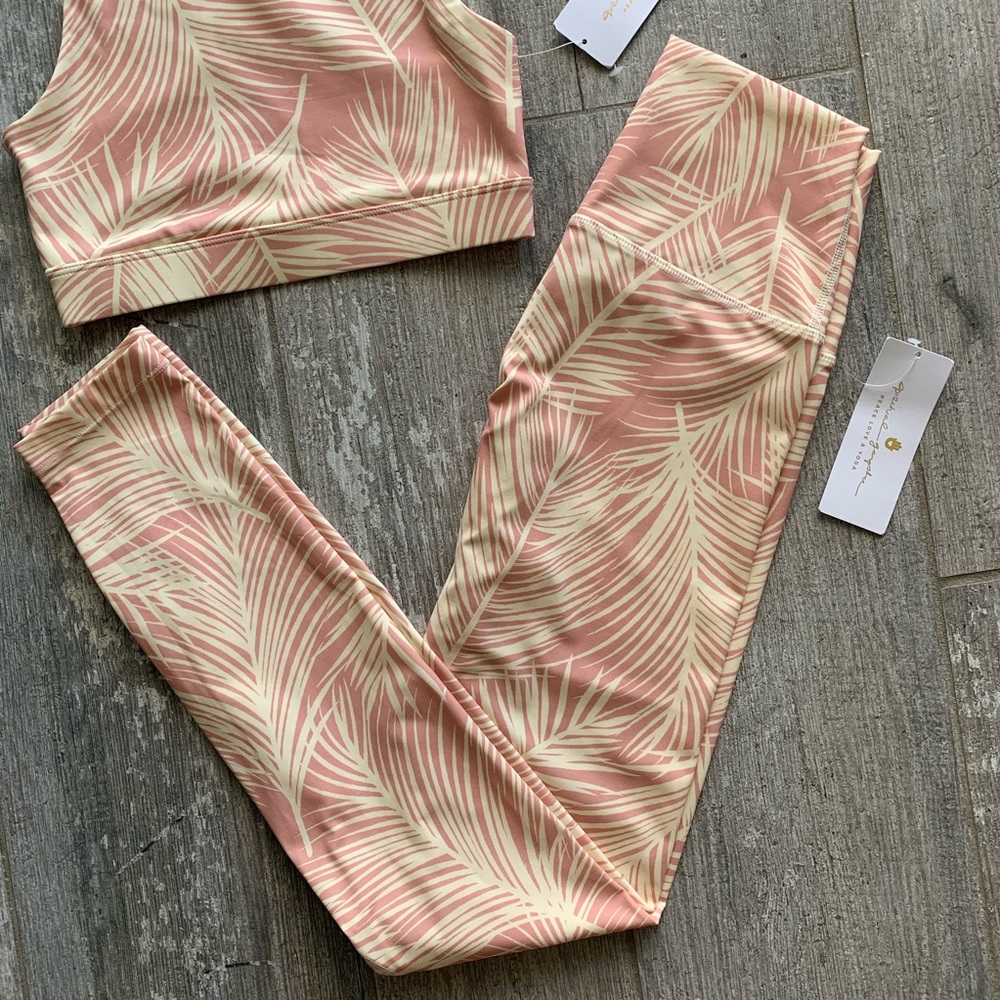 🔥🔥SPIRITUAL GANGSTER - HIGH VIBE BRA HIGH RISE LEGGINGS SET🔥 - Picture 4 of 6